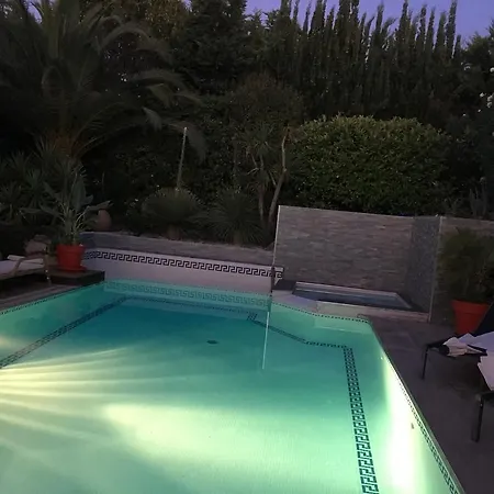La Blanche فندق مبيت وإفطار